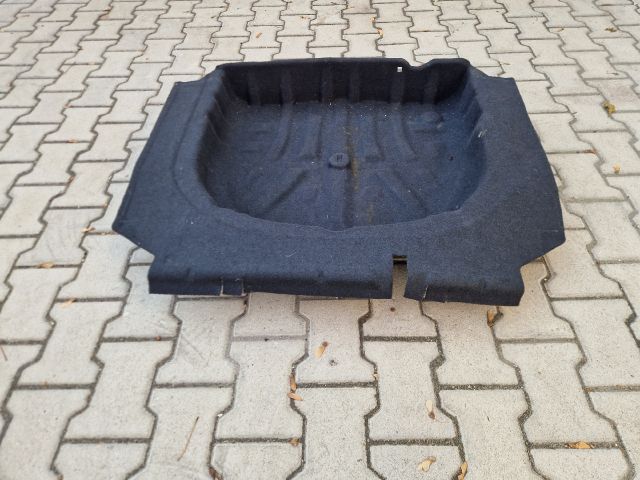 bontott VW GOLF VII Pótkerék Tartó