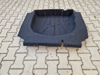 bontott VW GOLF VII Pótkerék Tartó