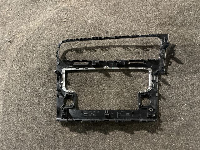 bontott VW GOLF VII Rádió / CD Keret