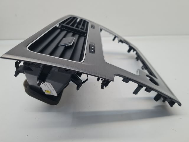 bontott VW GOLF VII Rádió / CD Keret