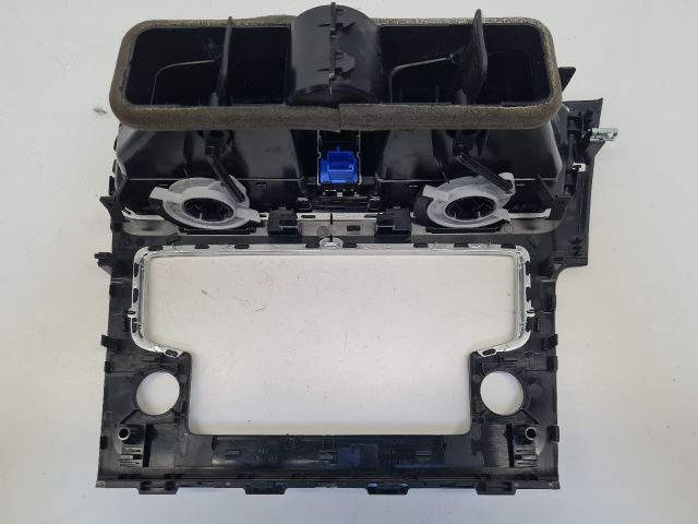 bontott VW GOLF VII Rádió / CD Keret