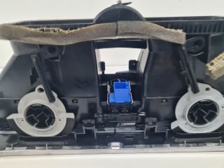 bontott VW GOLF VII Rádió / CD Keret