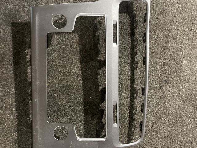 bontott VW GOLF VII Rádió / CD Keret