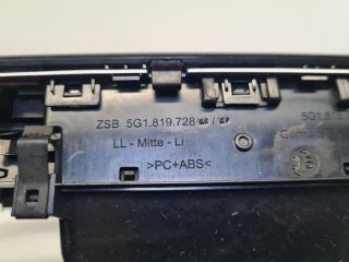 bontott VW GOLF VII Rádió / CD Keret