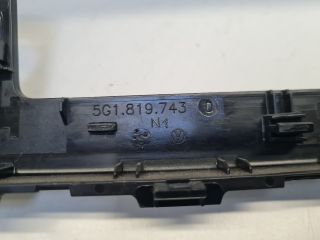 bontott VW GOLF VII Rádió / CD Keret