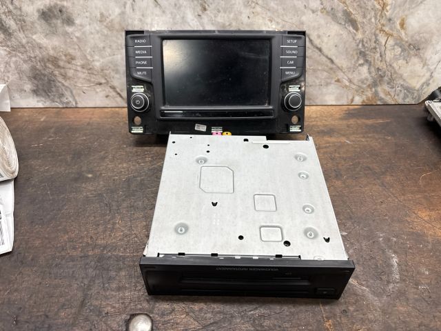 bontott VW GOLF VII Rádió / CD