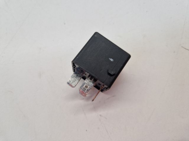 bontott VW GOLF VII Relé