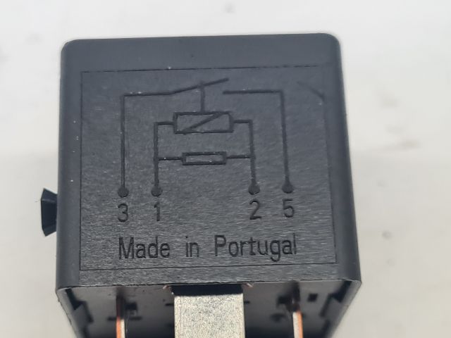 bontott VW GOLF VII Relé