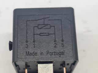 bontott VW GOLF VII Relé