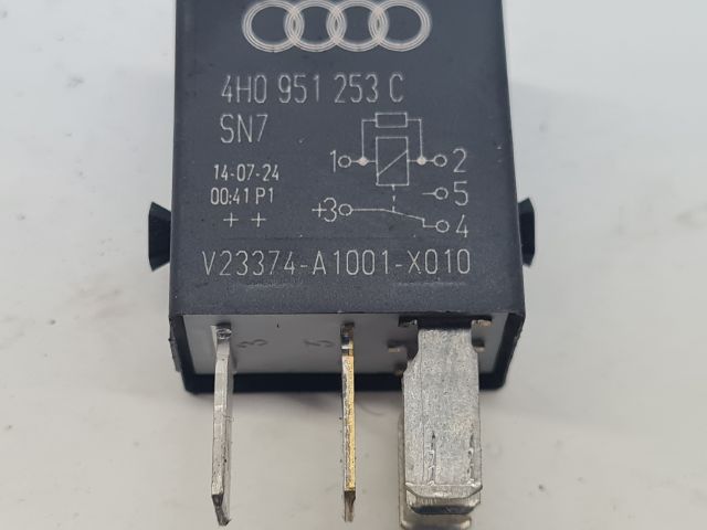 bontott VW GOLF VII Relé