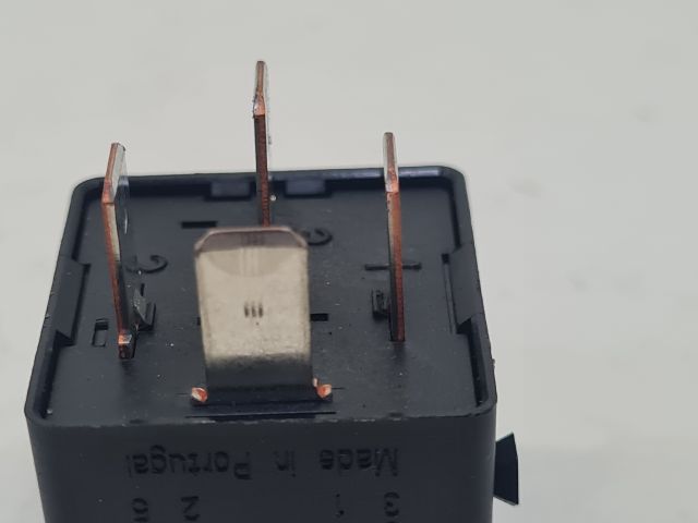 bontott VW GOLF VII Relé