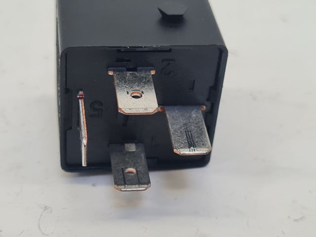 bontott VW GOLF VII Relé