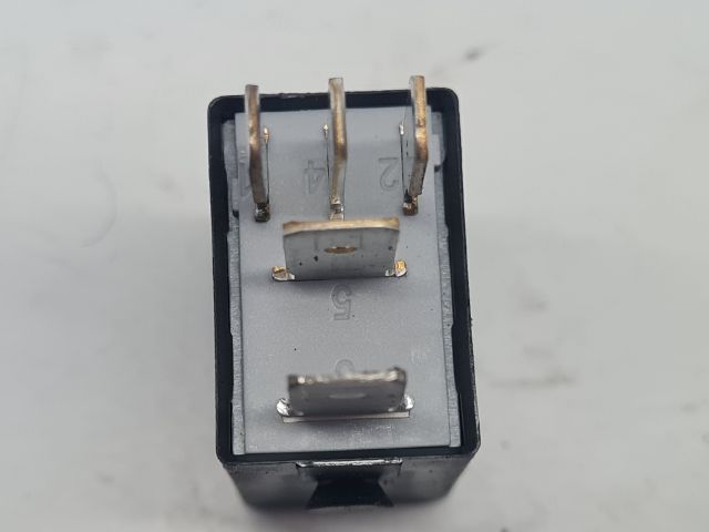 bontott VW GOLF VII Relé