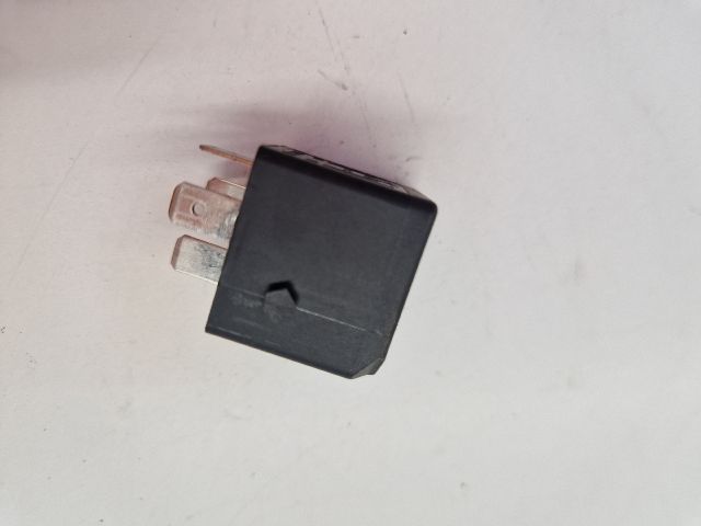 bontott VW GOLF VII Relé