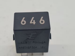 bontott VW GOLF VII Relé