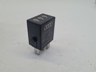 bontott VW GOLF VII Relé