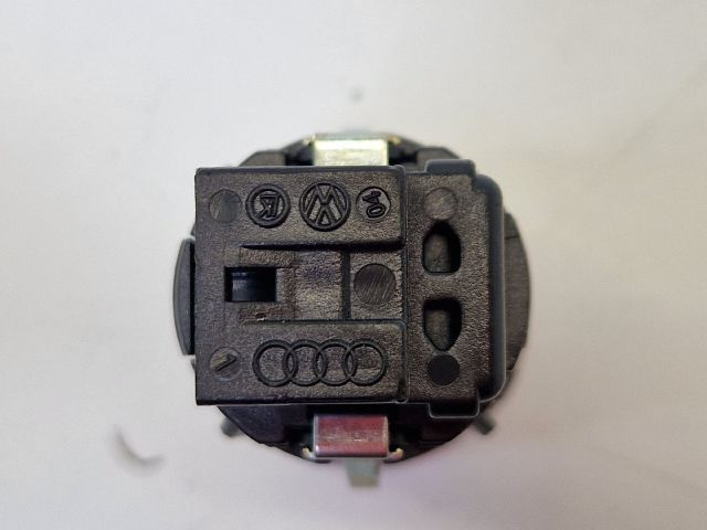 bontott VW GOLF VII Start / Stop Indító Gomb