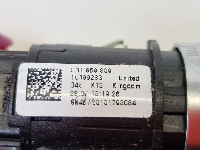 bontott VW GOLF VII Start / Stop Indító Gomb