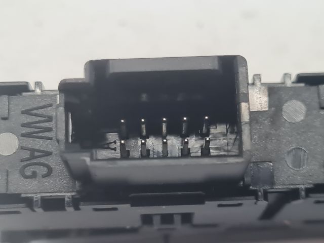 bontott VW GOLF VII Start / Stop Indító Gomb