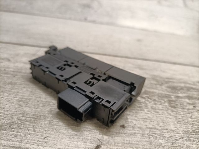 bontott VW GOLF VII Start / Stop Indító Gomb