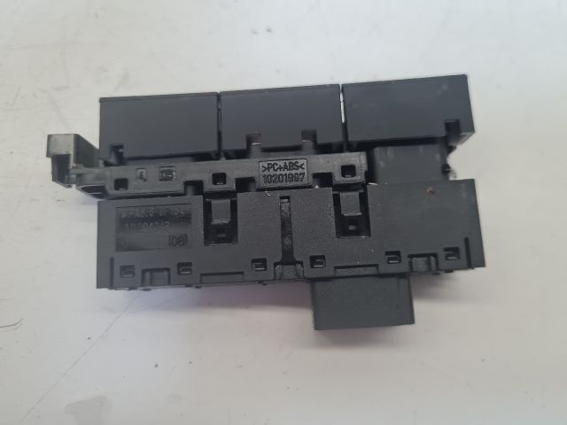 bontott VW GOLF VII Start / Stop Indító Gomb