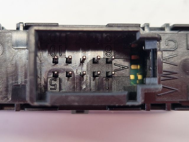 bontott VW GOLF VII Start / Stop Indító Gomb