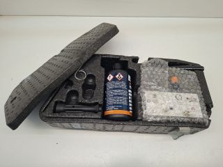 bontott VW GOLF VII Szerszámkészlet