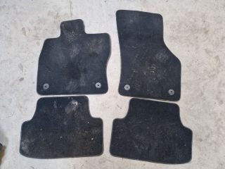 bontott VW GOLF VII Szőnyeg Szett