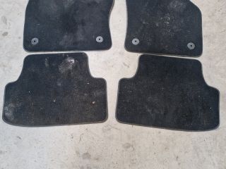 bontott VW GOLF VII Szőnyeg Szett