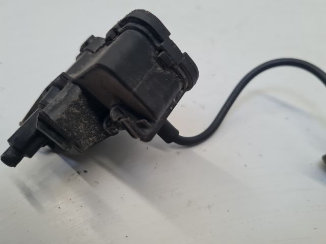 bontott VW GOLF VII Tankajtó Nyitó Bowden