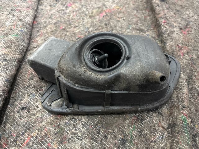 bontott VW GOLF VII Tankajtó