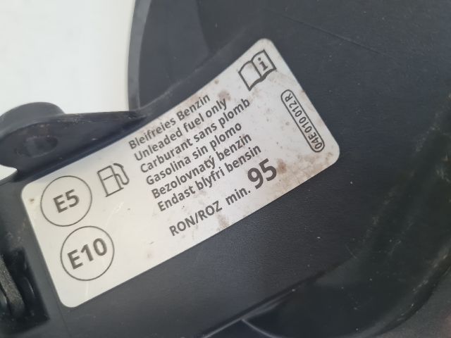 bontott VW GOLF VII Tankajtó