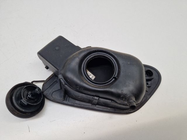 bontott VW GOLF VII Tankajtó