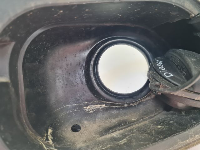 bontott VW GOLF VII Tankajtó