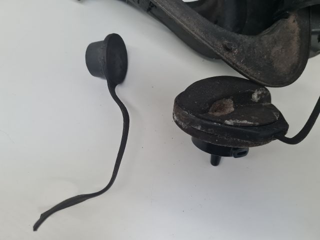 bontott VW GOLF VII Tankajtó