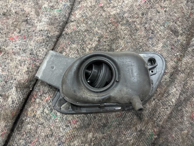 bontott VW GOLF VII Tankajtó