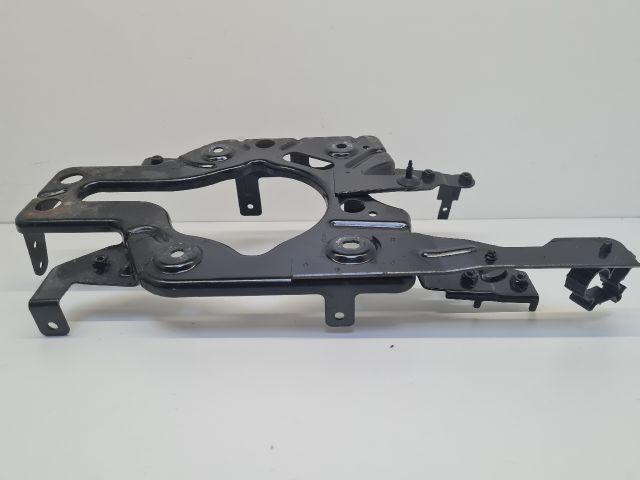 bontott VW GOLF VII Tartó Bak