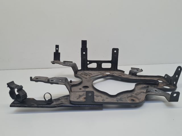 bontott VW GOLF VII Tartó Bak