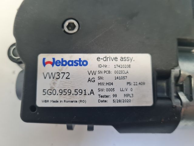 bontott VW GOLF VII Tetőablak Motor