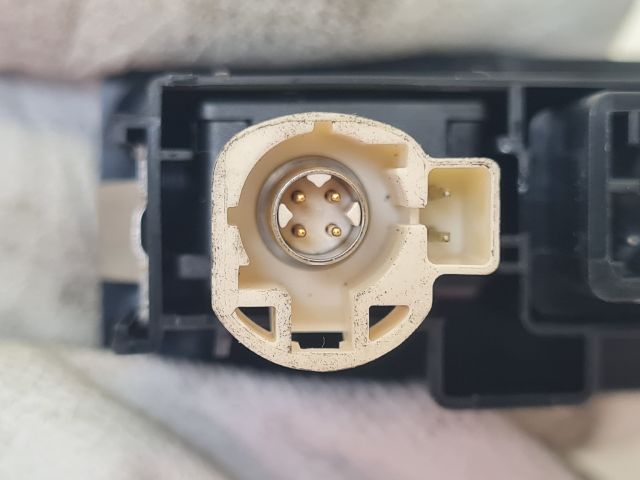 bontott VW GOLF VII USB Aljzat