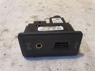 bontott VW GOLF VII USB Aljzat