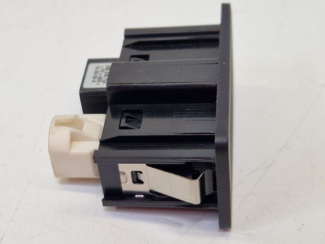 bontott VW GOLF VII USB Aljzat