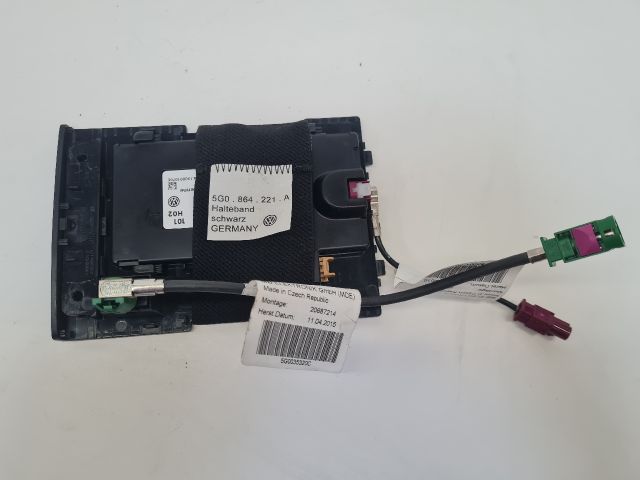 bontott VW GOLF VII USB Aljzat