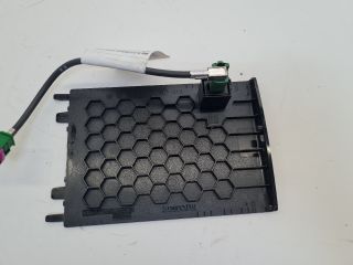 bontott VW GOLF VII USB Aljzat