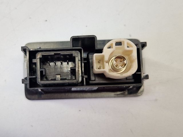 bontott VW GOLF VII USB Aljzat