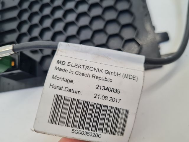 bontott VW GOLF VII USB Aljzat