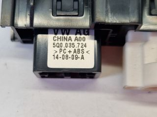 bontott VW GOLF VII USB Aljzat