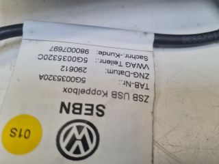 bontott VW GOLF VII USB Aljzat