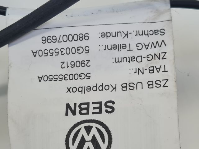 bontott VW GOLF VII USB Aljzat