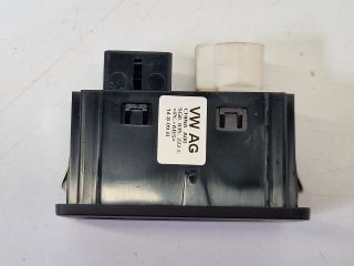 bontott VW GOLF VII USB Aljzat